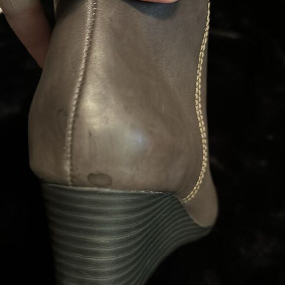 Clark’s Bendables Leather Wedge Ankle Boots - Picture 10 of 12